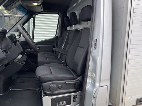 Mercedes-Benz Sprinter 311 2.2 CDI L2 EURO VI-D / vaste prijs rijklaar € 27.950 ex btw / 27.924 km NAP / originele Nederlandse bus / zilver metallic / airco / cruise / trekhaak / Karhof opbouw
