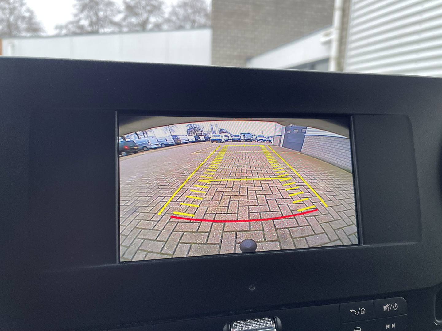 Mercedes-Benz Sprinter 311 2.2 CDI L2 EURO VI-D / vaste prijs rijklaar € 27.950 ex btw / 27.924 km NAP / originele Nederlandse bus / zilver metallic / airco / cruise / trekhaak / Karhof opbouw