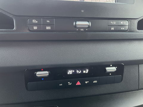 Mercedes-Benz Sprinter 311 2.2 CDI L2 EURO VI-D / vaste prijs rijklaar € 27.950 ex btw / 27.924 km NAP / originele Nederlandse bus / zilver metallic / airco / cruise / trekhaak / Karhof opbouw