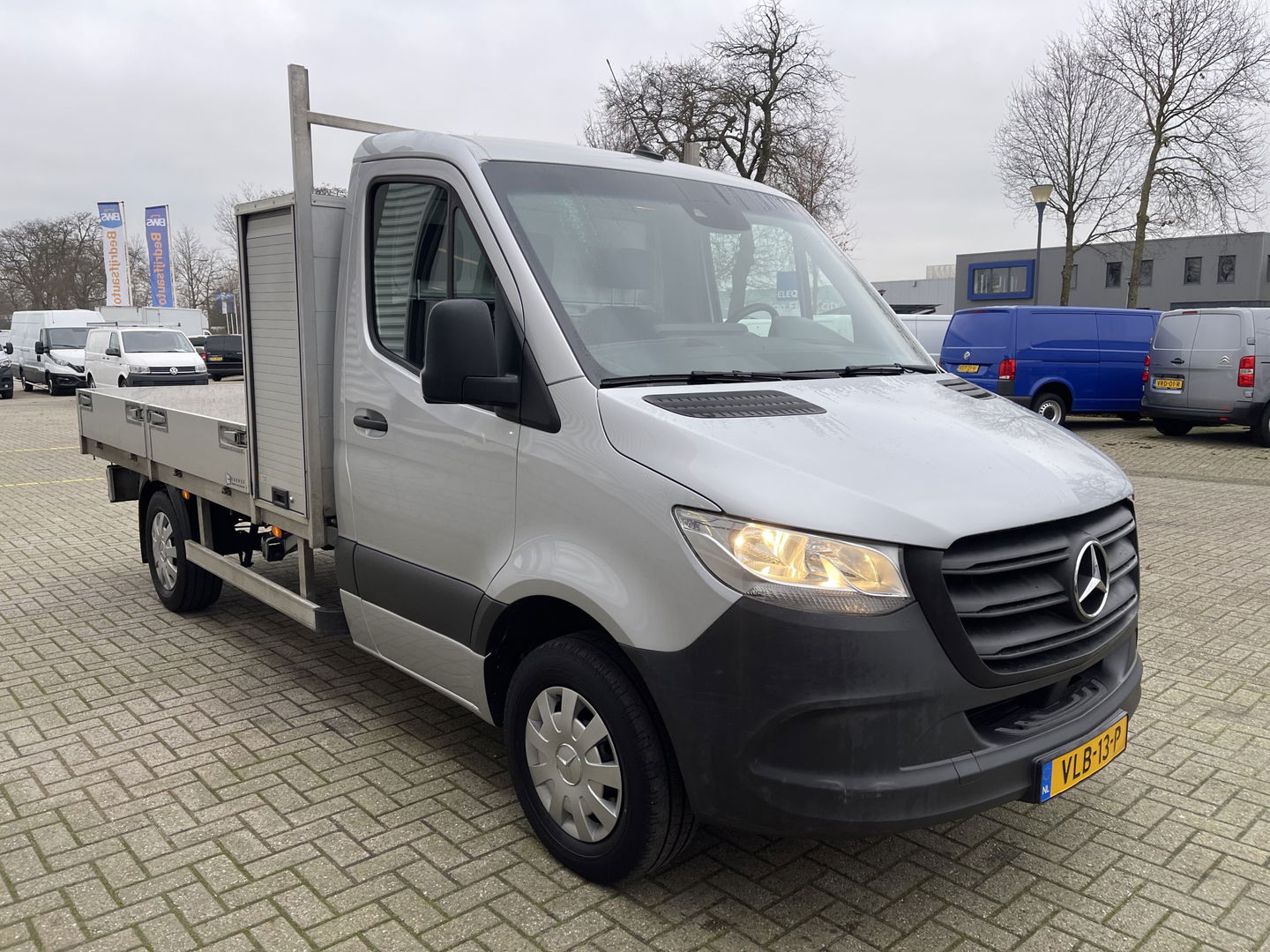 Mercedes-Benz Sprinter 311 2.2 CDI L2 EURO VI-D / vaste prijs rijklaar € 27.950 ex btw / 27.924 km NAP / originele Nederlandse bus / zilver metallic / airco / cruise / trekhaak / Karhof opbouw