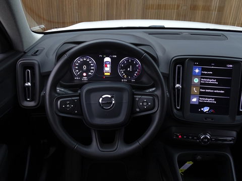 Volvo XC40 T4 191PK automaat / luxe pakket / LED / *NAP*