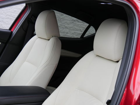 Mazda 3 2.0 150PK SPORTIVE/ LEER/ BOSE/ 18INCH/ NL-AUTO