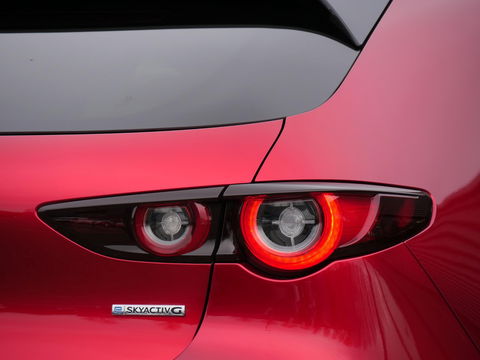 Mazda 3 2.0 150PK SPORTIVE/ LEER/ BOSE/ 18INCH/ NL-AUTO