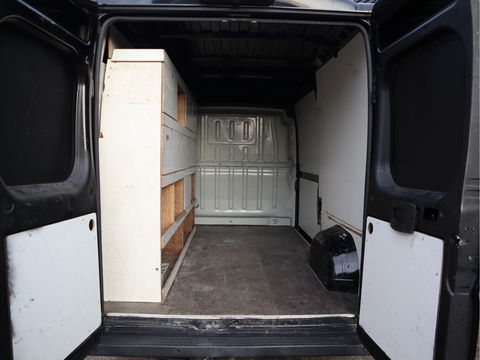 Peugeot Boxer 2.0 BlueHDI 131pk Euro 6 L2H2 - Cruise - Navi - Trekhaak 2,5t KG