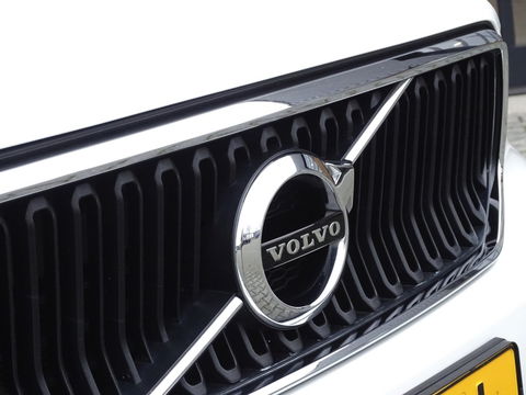 Volvo XC40 T4 191PK automaat / luxe pakket / LED / *NAP*