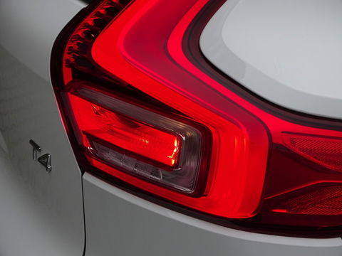 Volvo XC40 T4 191PK automaat / luxe pakket / LED / *NAP*