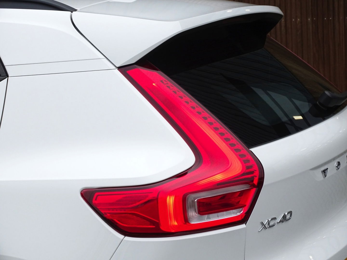 Volvo XC40 T4 191PK automaat / luxe pakket / LED / *NAP*