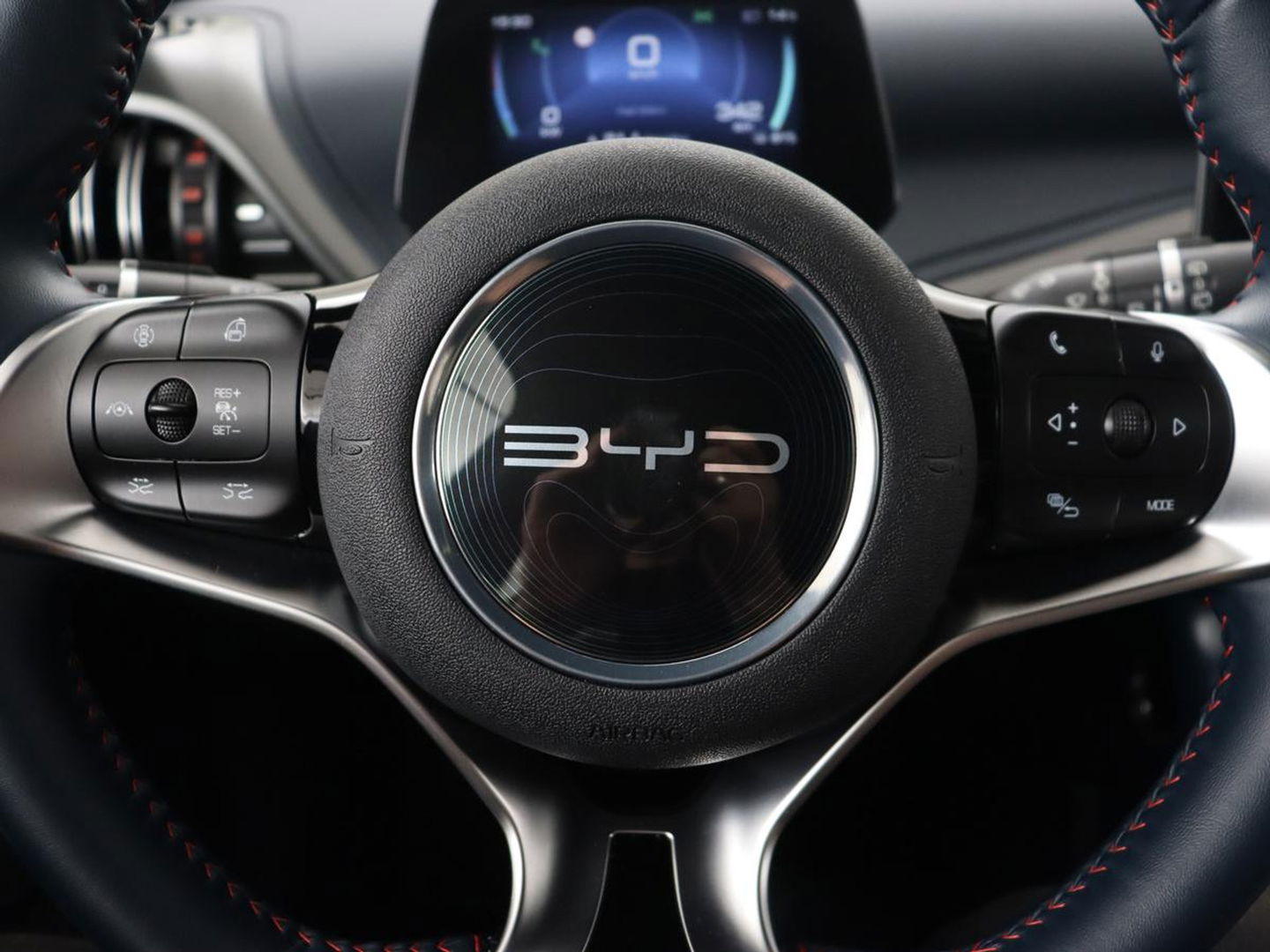 BYD ATTO 3 Comfort 60 kWh | Panoramadak | Warmtepomp | Leder | Stoelverwarming | 360 Camera | Carplay | Adaptive cruise