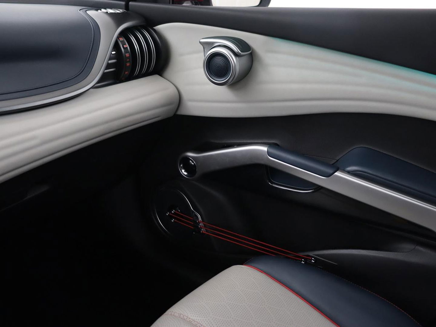 BYD ATTO 3 Comfort 60 kWh | Panoramadak | Warmtepomp | Leder | Stoelverwarming | 360 Camera | Carplay | Adaptive cruise