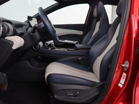 BYD ATTO 3 Comfort 60 kWh | Panoramadak | Warmtepomp | Leder | Stoelverwarming | 360 Camera | Carplay | Adaptive cruise