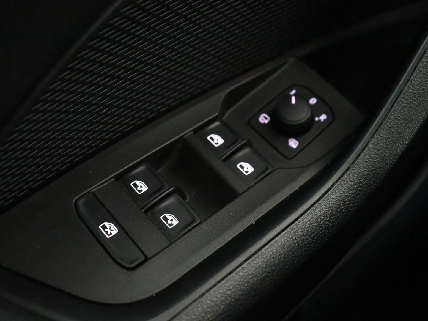 Škoda Octavia Combi 1.4 TSI iV PHEV Business Edition | Stoel & stuurverwarming | Camera | Carplay | Memory | Navigatie | Full LED