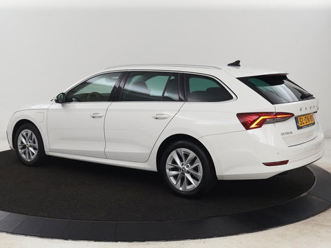 Škoda Octavia Combi 1.4 TSI iV PHEV Business Edition | Stoel & stuurverwarming | Camera | Carplay | Memory | Navigatie | Full LED