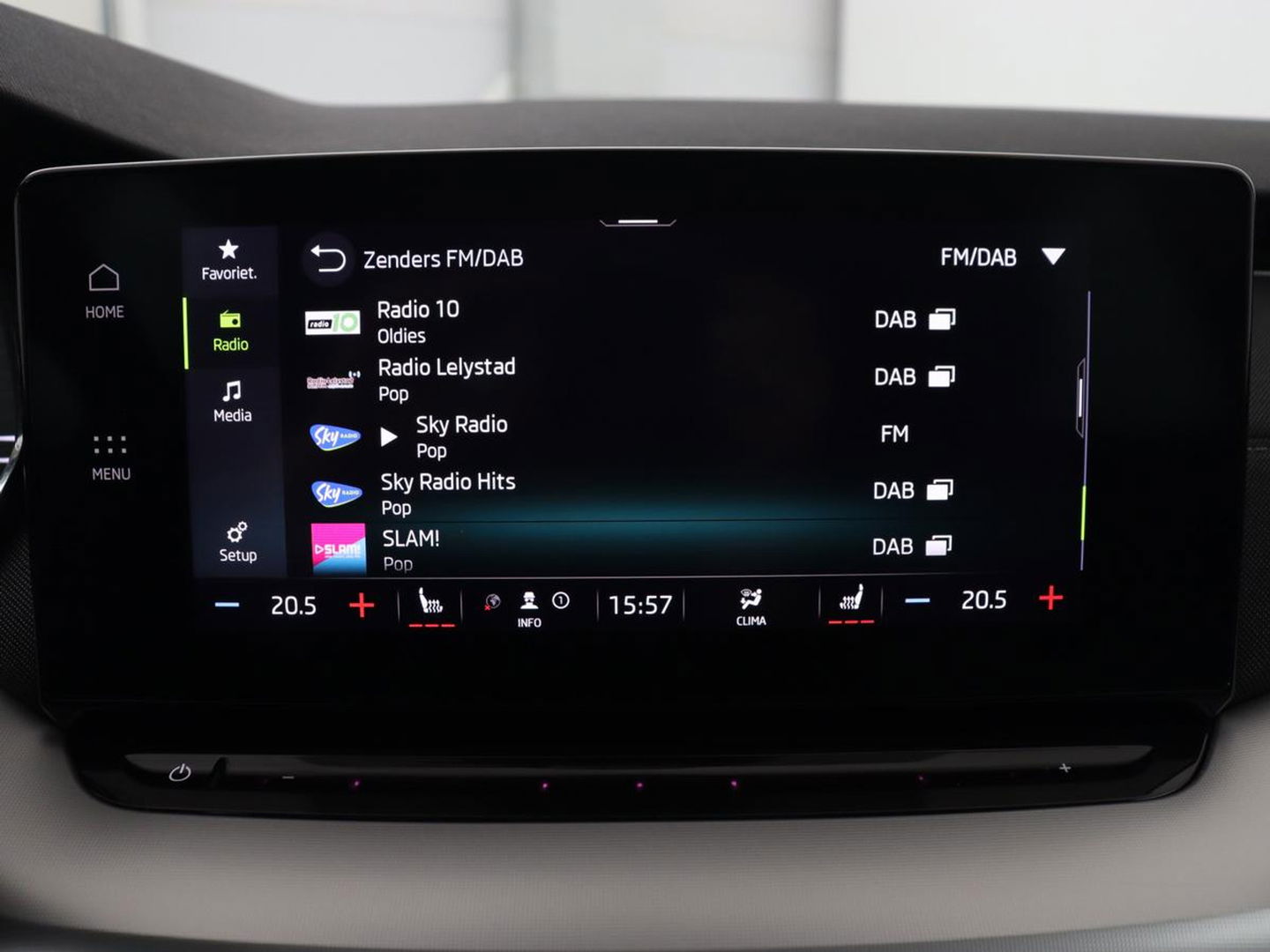 Škoda Octavia Combi 1.4 TSI iV PHEV Business Edition | Stoel & stuurverwarming | Camera | Carplay | Memory | Navigatie | Full LED