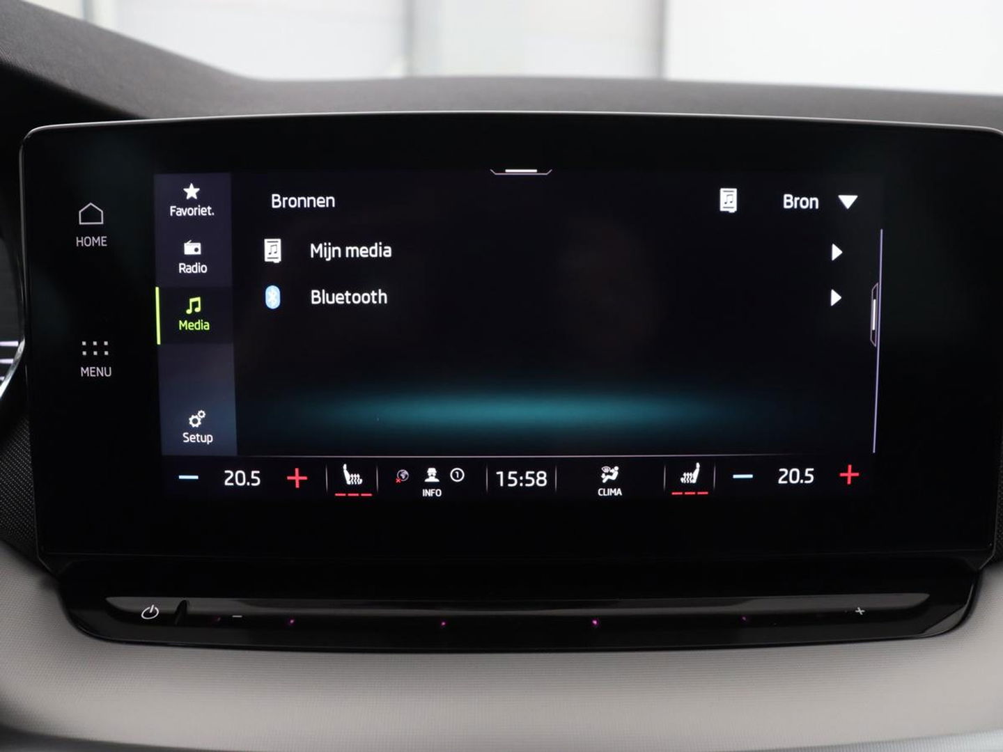 Škoda Octavia Combi 1.4 TSI iV PHEV Business Edition | Stoel & stuurverwarming | Camera | Carplay | Memory | Navigatie | Full LED