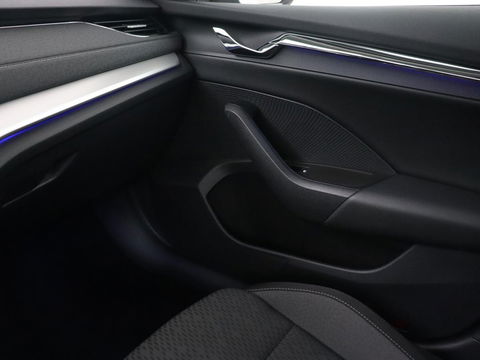 Škoda Octavia Combi 1.4 TSI iV PHEV Business Edition | Stoel & stuurverwarming | Camera | Carplay | Memory | Navigatie | Full LED