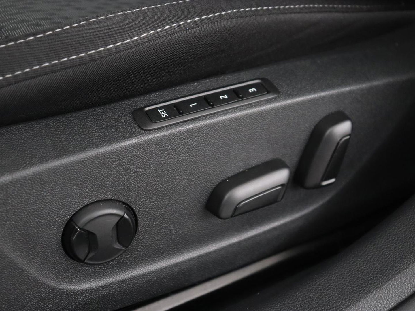 Škoda Octavia Combi 1.4 TSI iV PHEV Business Edition | Stoel & stuurverwarming | Camera | Carplay | Memory | Navigatie | Full LED