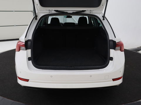 Škoda Octavia Combi 1.4 TSI iV PHEV Business Edition | Stoel & stuurverwarming | Camera | Carplay | Memory | Navigatie | Full LED