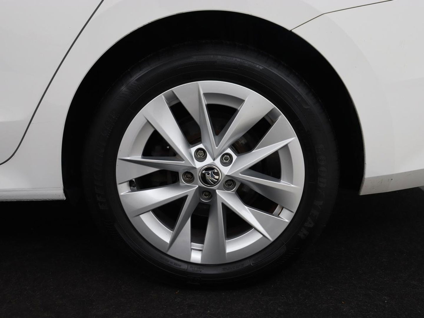 Škoda Octavia Combi 1.4 TSI iV PHEV Business Edition | Stoel & stuurverwarming | Camera | Carplay | Memory | Navigatie | Full LED