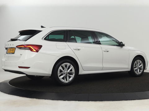 Škoda Octavia Combi 1.4 TSI iV PHEV Business Edition | Stoel & stuurverwarming | Camera | Carplay | Memory | Navigatie | Full LED