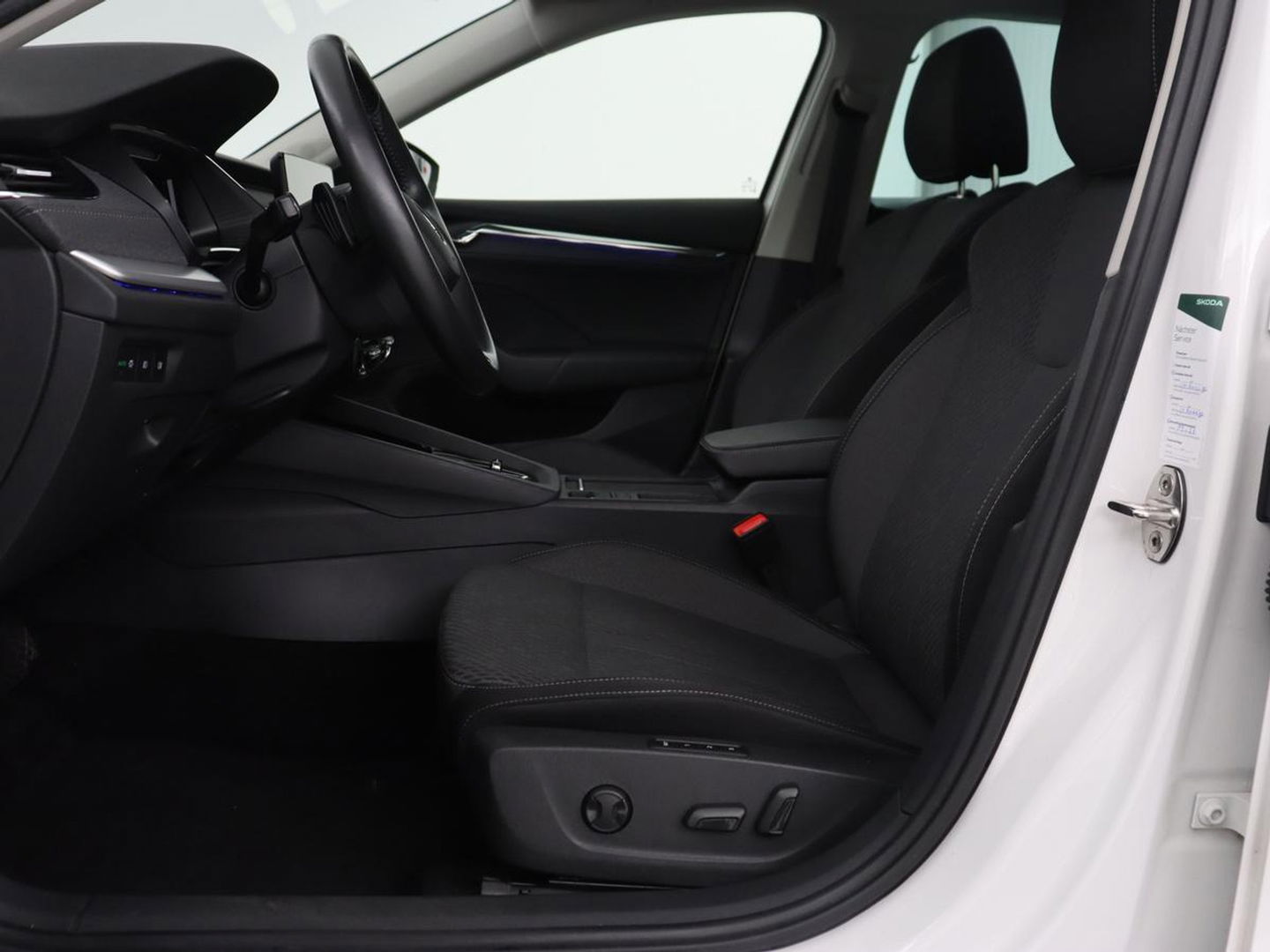 Škoda Octavia Combi 1.4 TSI iV PHEV Business Edition | Stoel & stuurverwarming | Camera | Carplay | Memory | Navigatie | Full LED