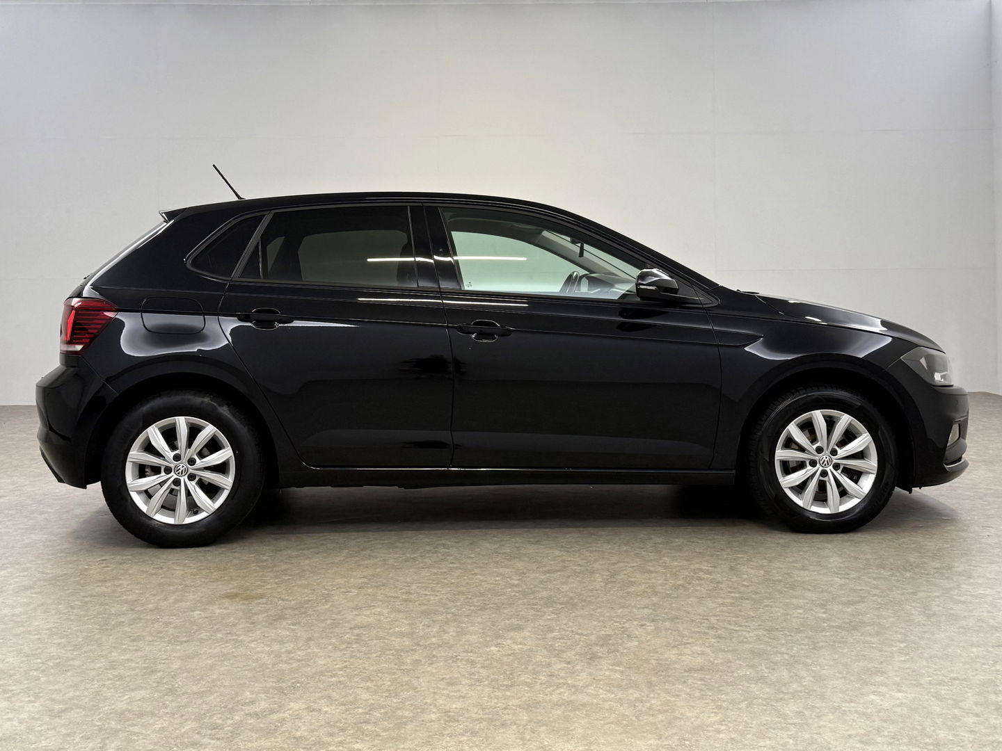 Volkswagen Polo 1.0 TSI Highline | Carplay | DSG | Parkeersens. | Clima | LED