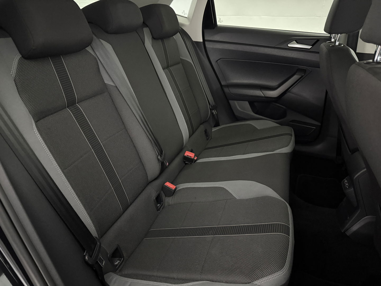 Volkswagen Polo 1.0 TSI Highline | Carplay | DSG | Parkeersens. | Clima | LED