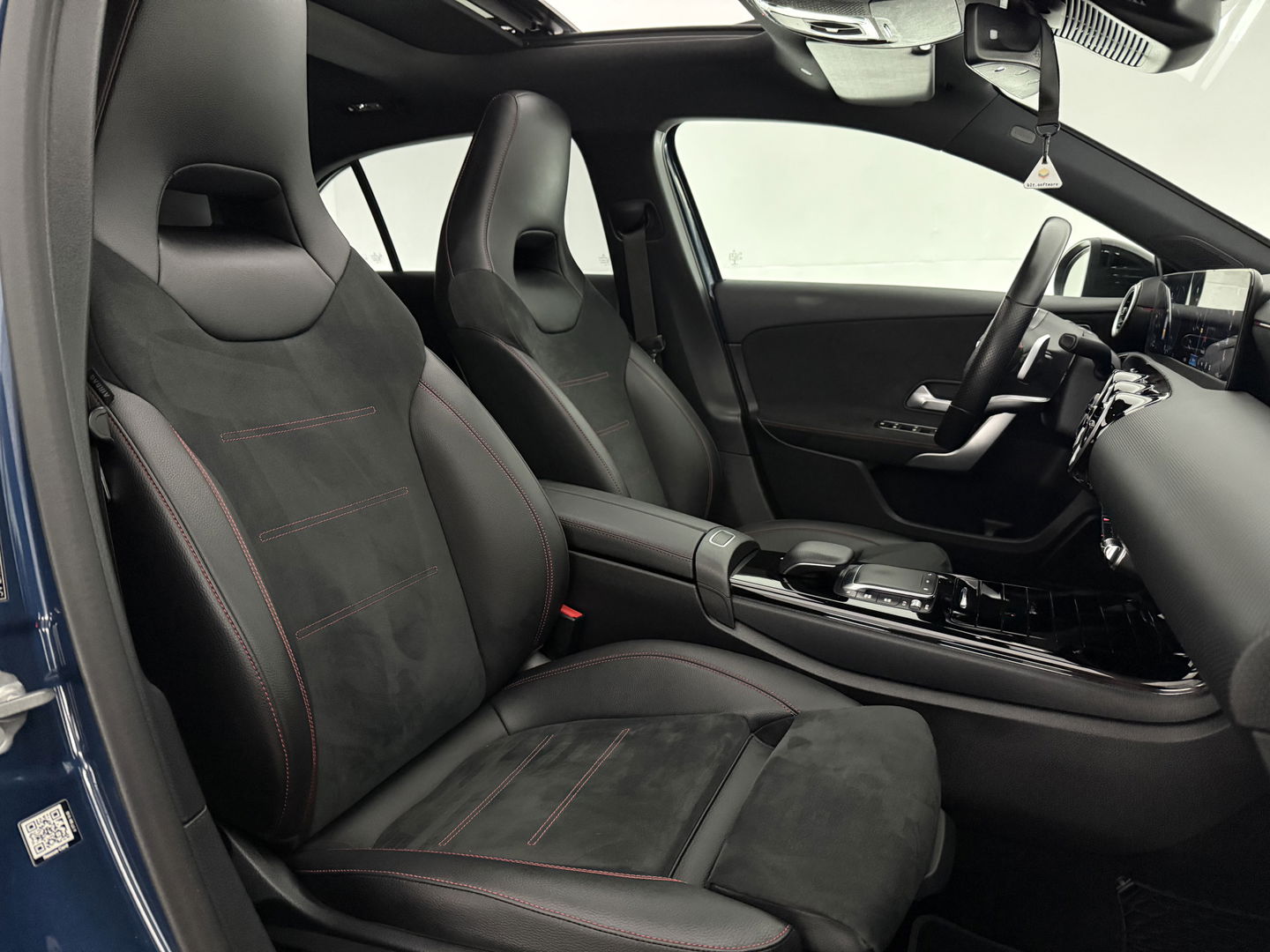 Mercedes-Benz A-Klasse 180 AMG | Pano | Virtual | Clima | Cruise | Camera | Stoelverw. | Navi | NAP