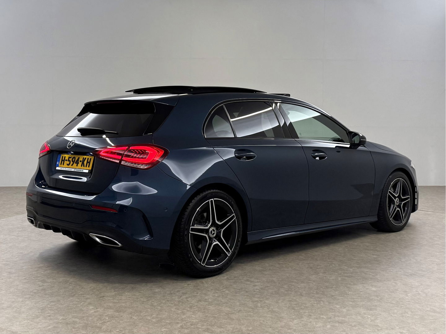 Mercedes-Benz A-Klasse 180 AMG | Pano | Virtual | Clima | Cruise | Camera | Stoelverw. | Navi | NAP