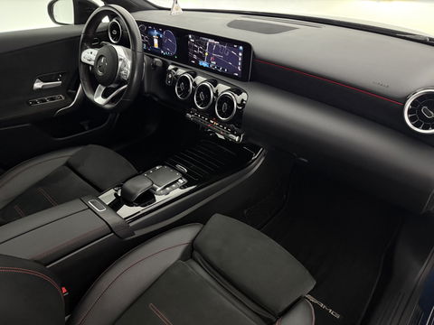 Mercedes-Benz A-Klasse 180 AMG | Pano | Virtual | Clima | Cruise | Camera | Stoelverw. | Navi | NAP