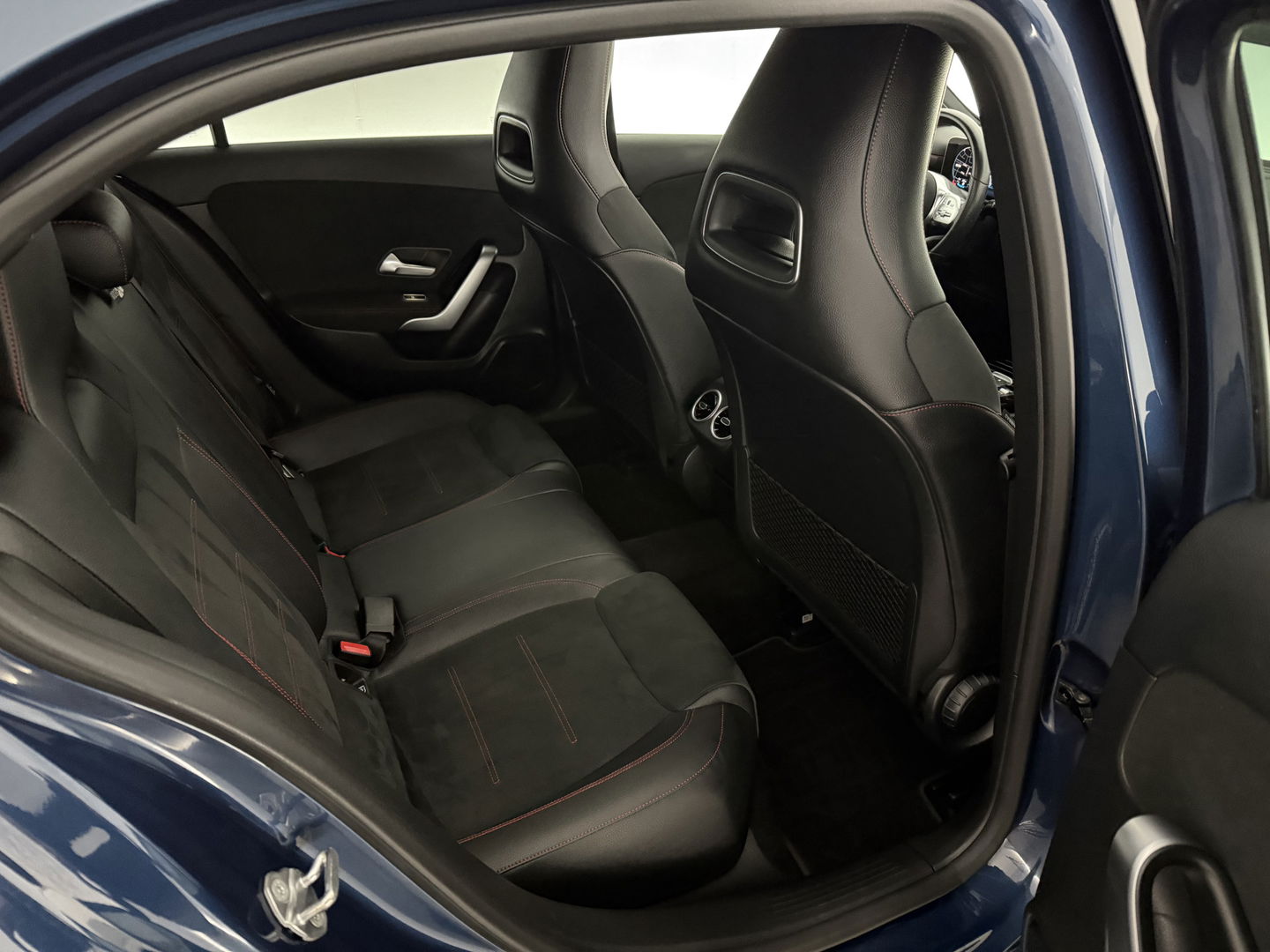 Mercedes-Benz A-Klasse 180 AMG | Pano | Virtual | Clima | Cruise | Camera | Stoelverw. | Navi | NAP