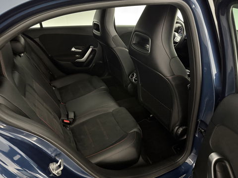 Mercedes-Benz A-Klasse 180 AMG | Pano | Virtual | Clima | Cruise | Camera | Stoelverw. | Navi | NAP
