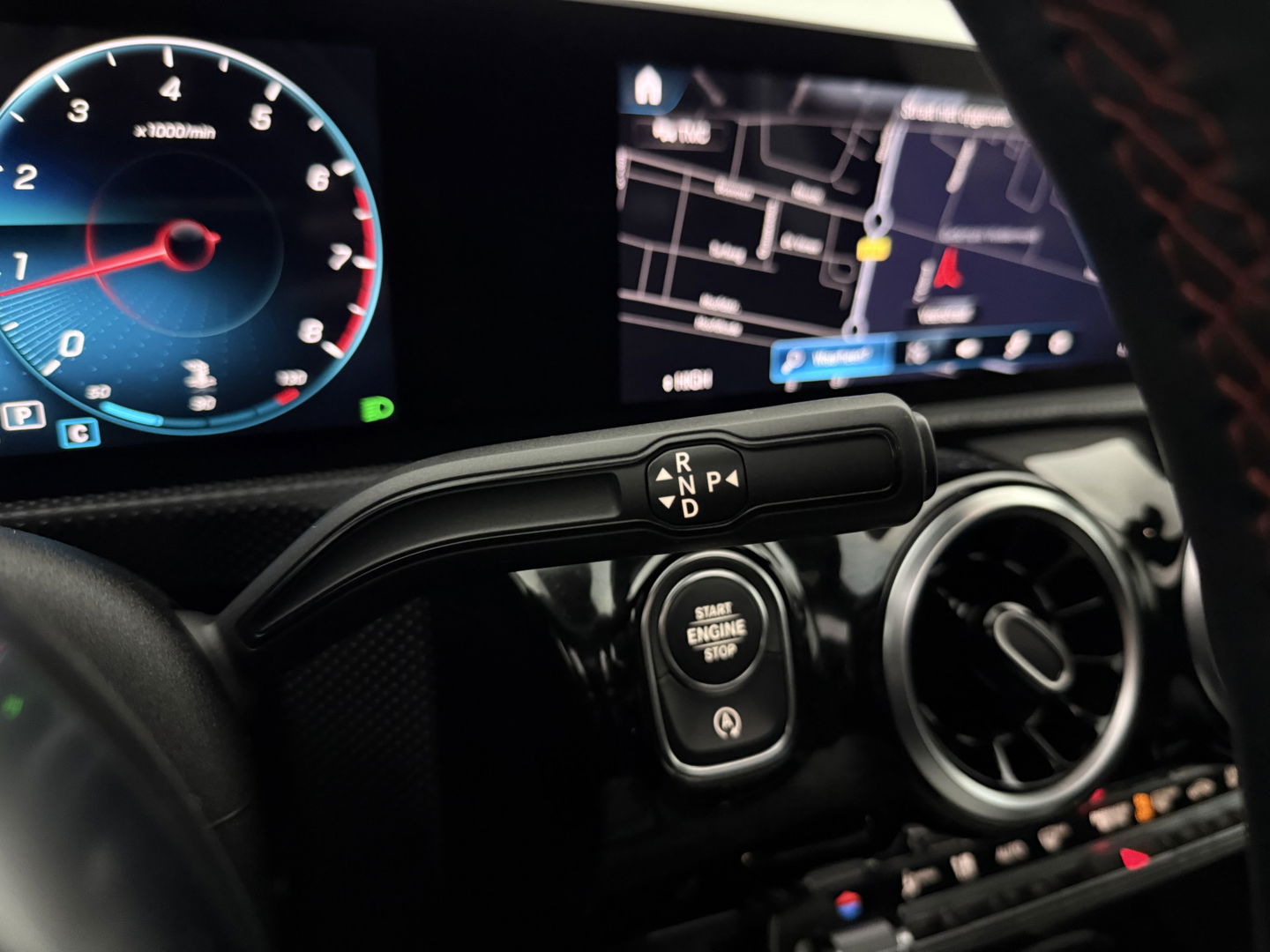 Mercedes-Benz A-Klasse 180 AMG | Pano | Virtual | Clima | Cruise | Camera | Stoelverw. | Navi | NAP