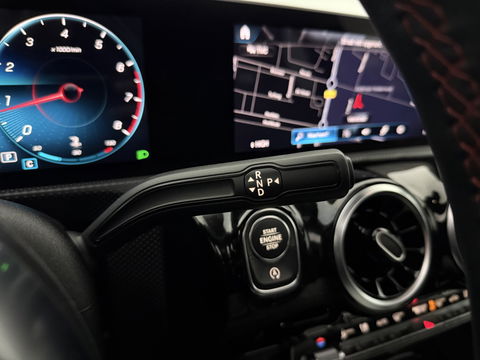 Mercedes-Benz A-Klasse 180 AMG | Pano | Virtual | Clima | Cruise | Camera | Stoelverw. | Navi | NAP