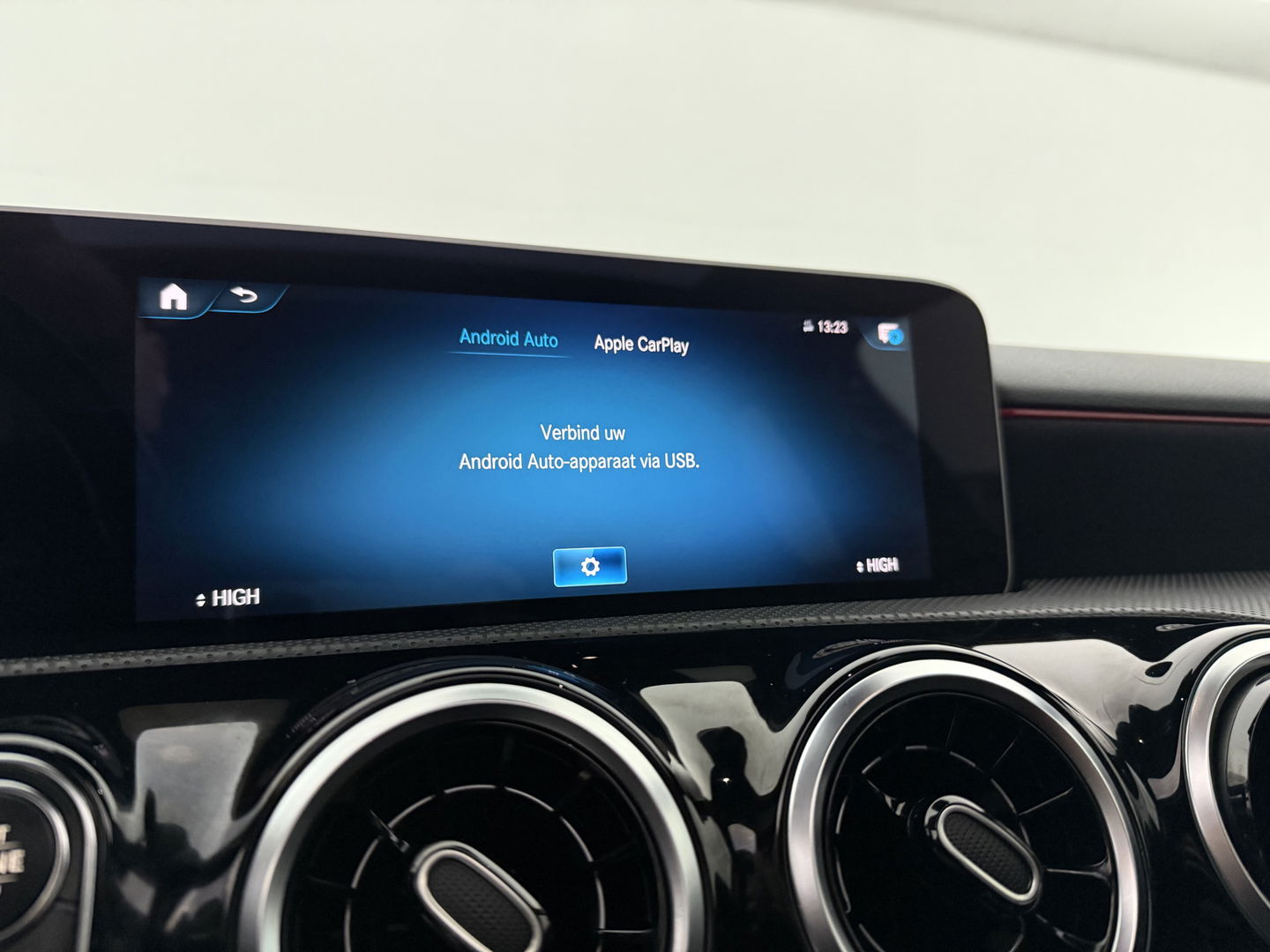 Mercedes-Benz A-Klasse 180 AMG | Pano | Virtual | Clima | Cruise | Camera | Stoelverw. | Navi | NAP