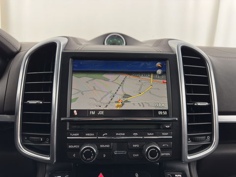 Porsche Cayenne 3.0 D Aut. *LEATHER | XENON | MEMORY-PACK | BLIND-SPOT | CAMERA | AIR-SUSPENSION | HEATED-COMFORTSEATS | NAVI-FULLMAP | SHIFT-PADDLES | PRIVACY-GLASS | TOWBAR | 21''ALU*