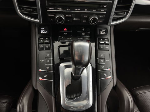 Porsche Cayenne 3.0 D Aut. *LEATHER | XENON | MEMORY-PACK | BLIND-SPOT | CAMERA | AIR-SUSPENSION | HEATED-COMFORTSEATS | NAVI-FULLMAP | SHIFT-PADDLES | PRIVACY-GLASS | TOWBAR | 21''ALU*