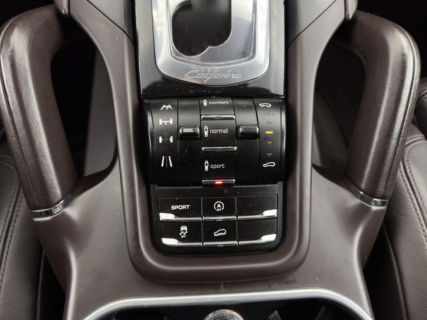 Porsche Cayenne 3.0 D Aut. *LEATHER | XENON | MEMORY-PACK | BLIND-SPOT | CAMERA | AIR-SUSPENSION | HEATED-COMFORTSEATS | NAVI-FULLMAP | SHIFT-PADDLES | PRIVACY-GLASS | TOWBAR | 21''ALU*