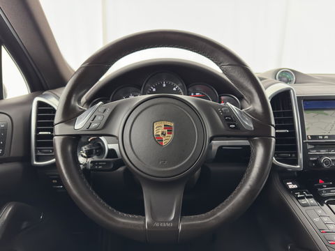Porsche Cayenne 3.0 D Aut. *LEATHER | XENON | MEMORY-PACK | BLIND-SPOT | CAMERA | AIR-SUSPENSION | HEATED-COMFORTSEATS | NAVI-FULLMAP | SHIFT-PADDLES | PRIVACY-GLASS | TOWBAR | 21''ALU*
