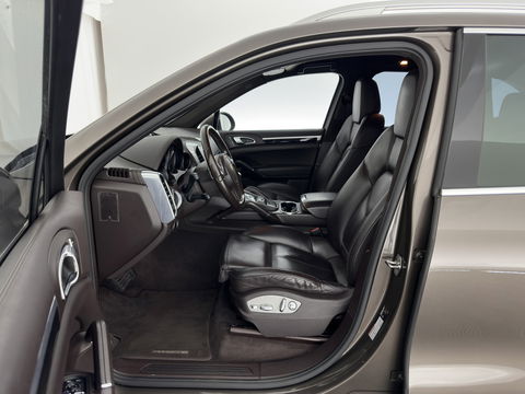 Porsche Cayenne 3.0 D Aut. *LEATHER | XENON | MEMORY-PACK | BLIND-SPOT | CAMERA | AIR-SUSPENSION | HEATED-COMFORTSEATS | NAVI-FULLMAP | SHIFT-PADDLES | PRIVACY-GLASS | TOWBAR | 21''ALU*