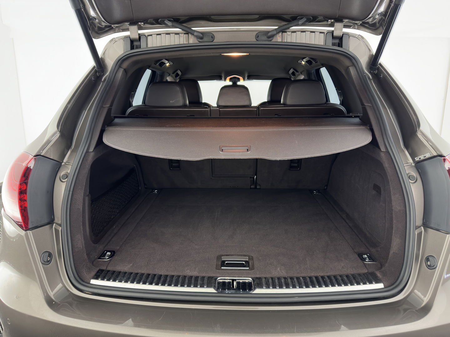 Porsche Cayenne 3.0 D Aut. *LEATHER | XENON | MEMORY-PACK | BLIND-SPOT | CAMERA | AIR-SUSPENSION | HEATED-COMFORTSEATS | NAVI-FULLMAP | SHIFT-PADDLES | PRIVACY-GLASS | TOWBAR | 21''ALU*