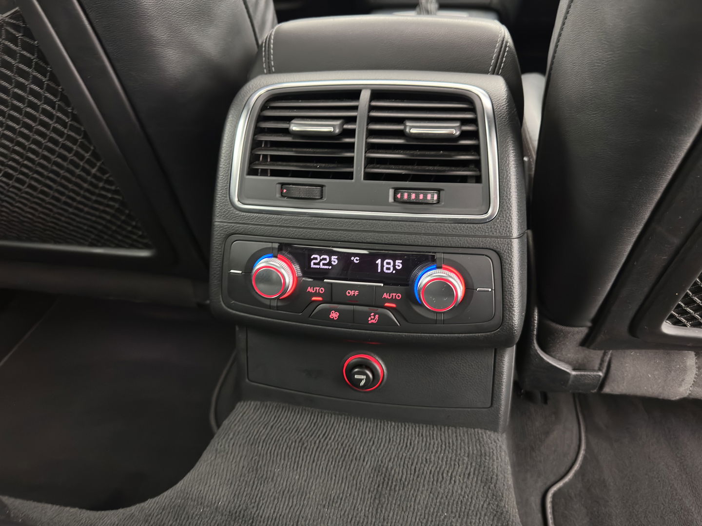 Audi A6 Limousine 2.0 TFSI S-Line Sportpack Pro Line Aut. *PANO | LEATHER-FABRIC | XENON | NAVI-FULLMAP | KEYLESS | SPORT-SEATS | ECC | PDC | CRUISE | TOWBAR | 19''ALU*