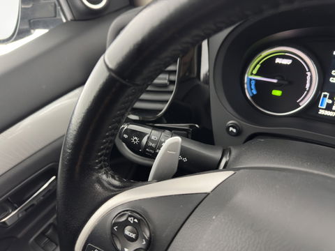 Mitsubishi Outlander 2.0 PHEV Instyle (INCL.BTW) Aut *PANO | FULL-LEATHER | XENON | NAVI-FULLMAP | KEYLESS | CAMERA | HEATED-COMFORTSEATS | ECC | SHIFT-PADDLES | PDC | CRUISE | PRIVACY-GLASS | DAB | TOWBAR | 18''ALU *