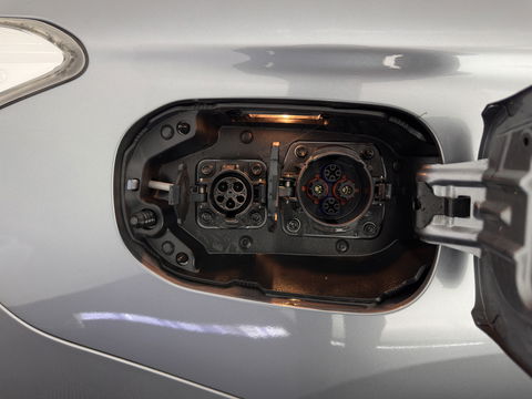 Mitsubishi Outlander 2.0 PHEV Instyle (INCL.BTW) Aut *PANO | FULL-LEATHER | XENON | NAVI-FULLMAP | KEYLESS | CAMERA | HEATED-COMFORTSEATS | ECC | SHIFT-PADDLES | PDC | CRUISE | PRIVACY-GLASS | DAB | TOWBAR | 18''ALU *