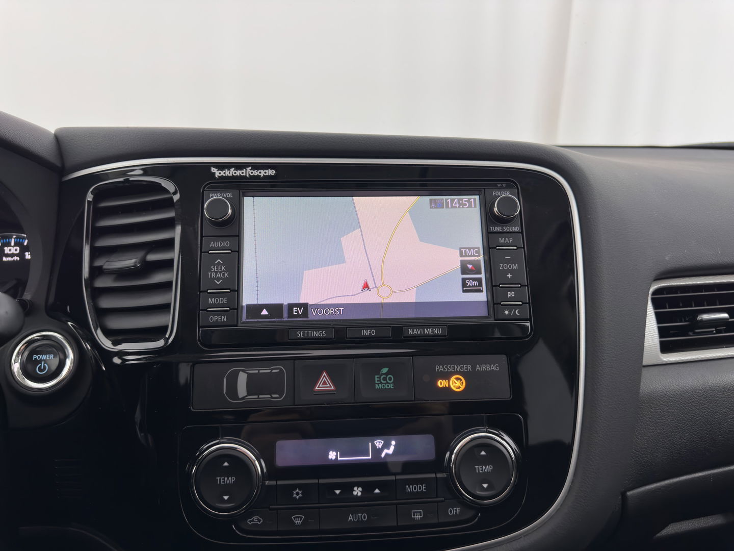 Mitsubishi Outlander 2.0 PHEV Instyle AWD (Plug-In) (INCL-BTW) Aut *PANO | LEATHER | XENON | NAVI-FULLMAP | KEYLESS | CAMERA | HEATED-COMFORTSEATS | ECC | SHIFT-PADDLES | PDC | CRUISE | PRIVACY-GLASS | DAB | TOWBAR | ROCKFORD-AUDIO |  18"ALU*