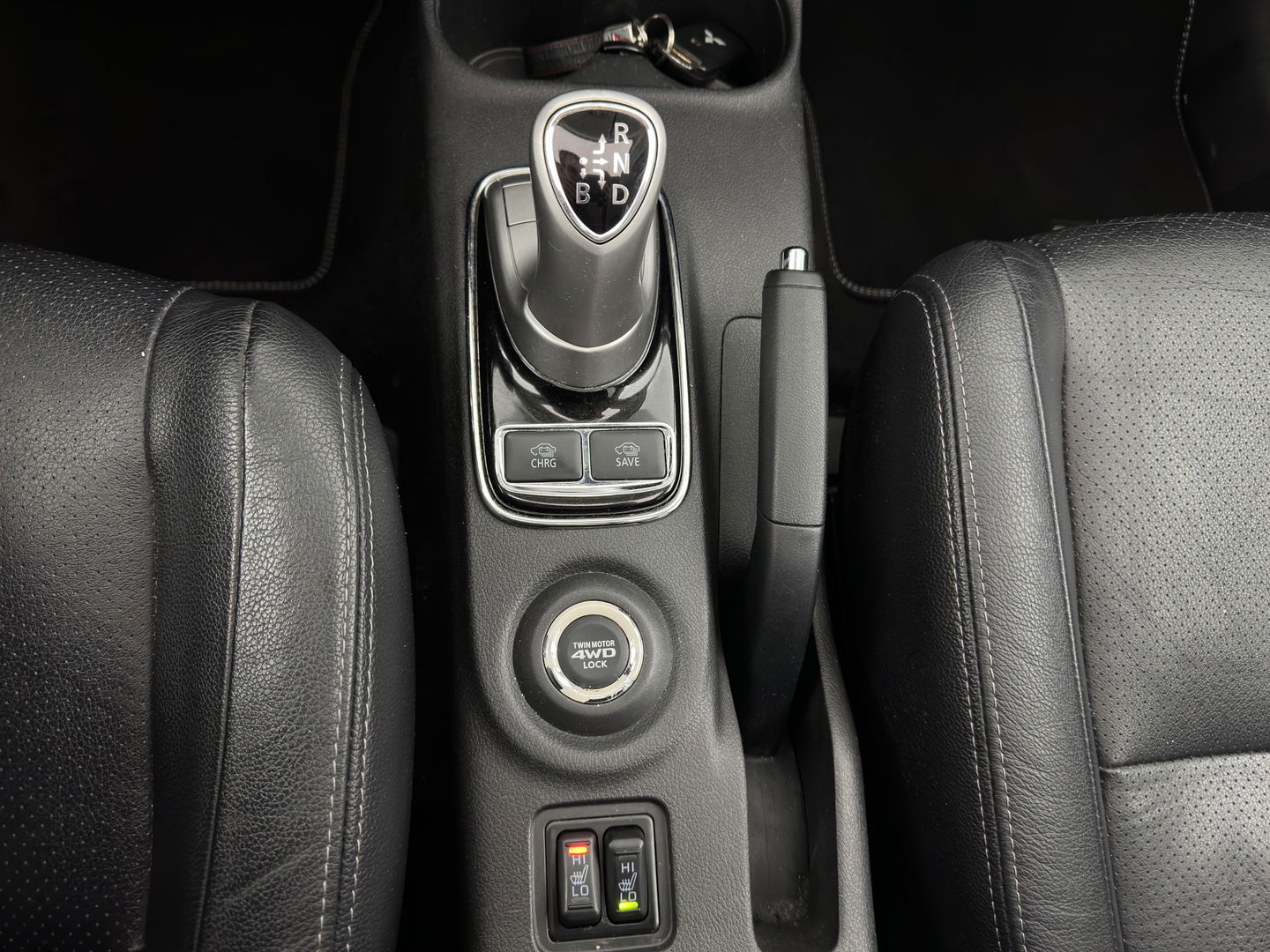 Mitsubishi Outlander 2.0 PHEV Instyle (INCL.BTW) Aut *PANO | FULL-LEATHER | XENON | NAVI-FULLMAP | KEYLESS | CAMERA | HEATED-COMFORTSEATS | ECC | SHIFT-PADDLES | PDC | CRUISE | PRIVACY-GLASS | DAB | TOWBAR | 18''ALU *