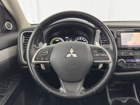 Mitsubishi Outlander 2.0 PHEV Instyle (INCL.BTW) Aut *PANO | FULL-LEATHER | XENON | NAVI-FULLMAP | KEYLESS | CAMERA | HEATED-COMFORTSEATS | ECC | SHIFT-PADDLES | PDC | CRUISE | PRIVACY-GLASS | DAB | TOWBAR | 18''ALU *