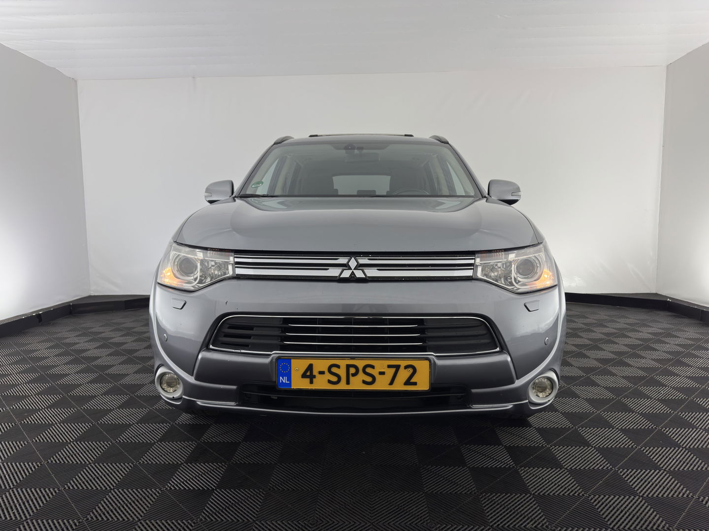 Mitsubishi Outlander 2.0 PHEV Instyle AWD (Plug-In) (INCL-BTW) Aut *PANO | LEATHER | XENON | NAVI-FULLMAP | KEYLESS | CAMERA | HEATED-COMFORTSEATS | ECC | SHIFT-PADDLES | PDC | CRUISE | PRIVACY-GLASS | DAB | TOWBAR | ROCKFORD-AUDIO |  18"ALU*