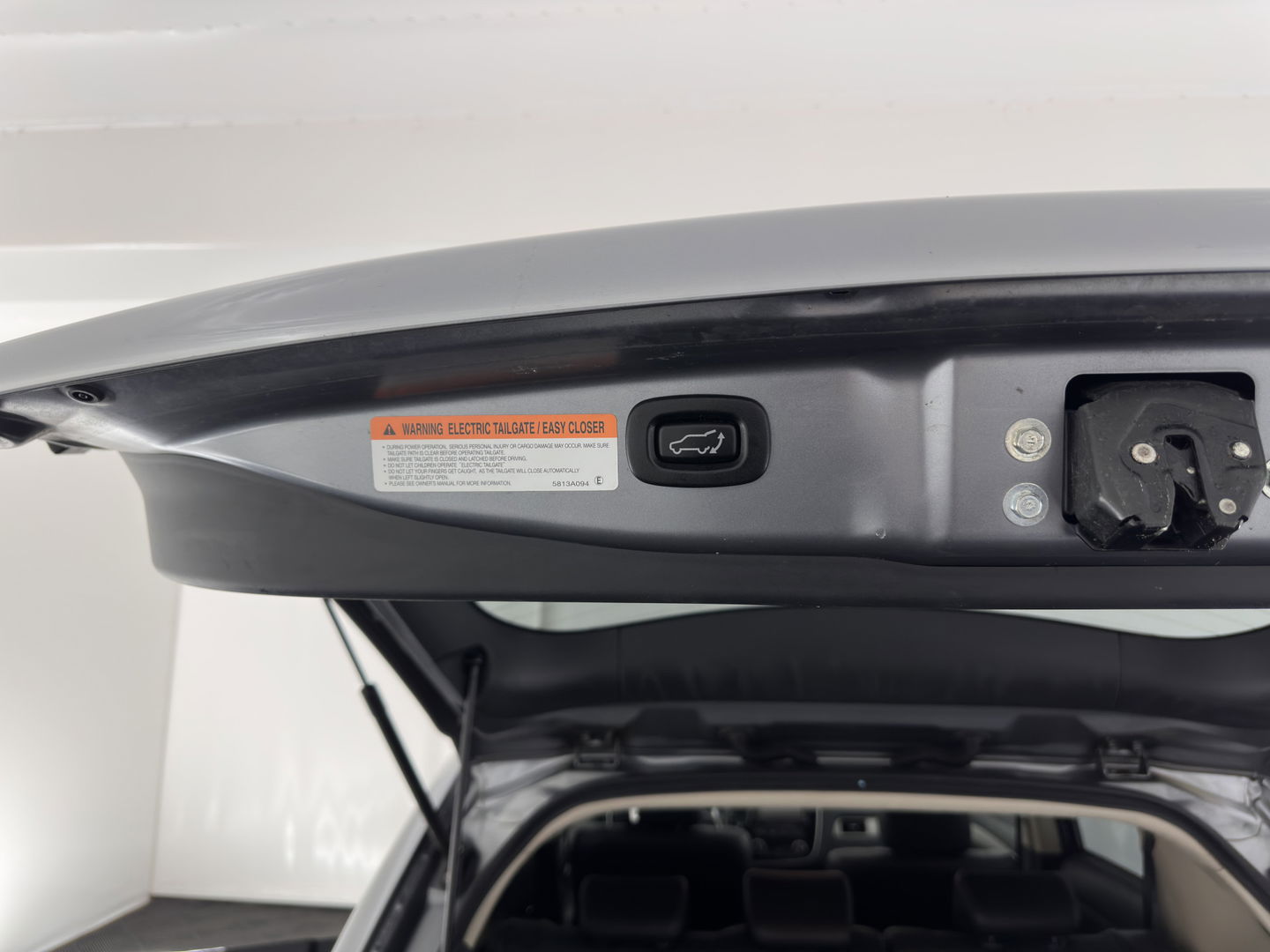 Mitsubishi Outlander 2.0 PHEV Instyle (INCL.BTW) Aut *PANO | FULL-LEATHER | XENON | NAVI-FULLMAP | KEYLESS | CAMERA | HEATED-COMFORTSEATS | ECC | SHIFT-PADDLES | PDC | CRUISE | PRIVACY-GLASS | DAB | TOWBAR | 18''ALU *