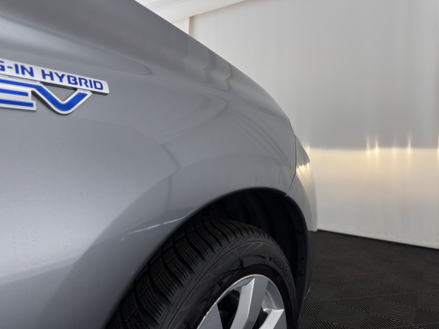 Mitsubishi Outlander 2.0 PHEV Instyle AWD (Plug-In) (INCL-BTW) Aut *PANO | LEATHER | XENON | NAVI-FULLMAP | KEYLESS | CAMERA | HEATED-COMFORTSEATS | ECC | SHIFT-PADDLES | PDC | CRUISE | PRIVACY-GLASS | DAB | TOWBAR | ROCKFORD-AUDIO |  18"ALU*