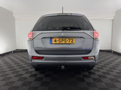 Mitsubishi Outlander 2.0 PHEV Instyle (INCL.BTW) Aut *PANO | FULL-LEATHER | XENON | NAVI-FULLMAP | KEYLESS | CAMERA | HEATED-COMFORTSEATS | ECC | SHIFT-PADDLES | PDC | CRUISE | PRIVACY-GLASS | DAB | TOWBAR | 18''ALU *